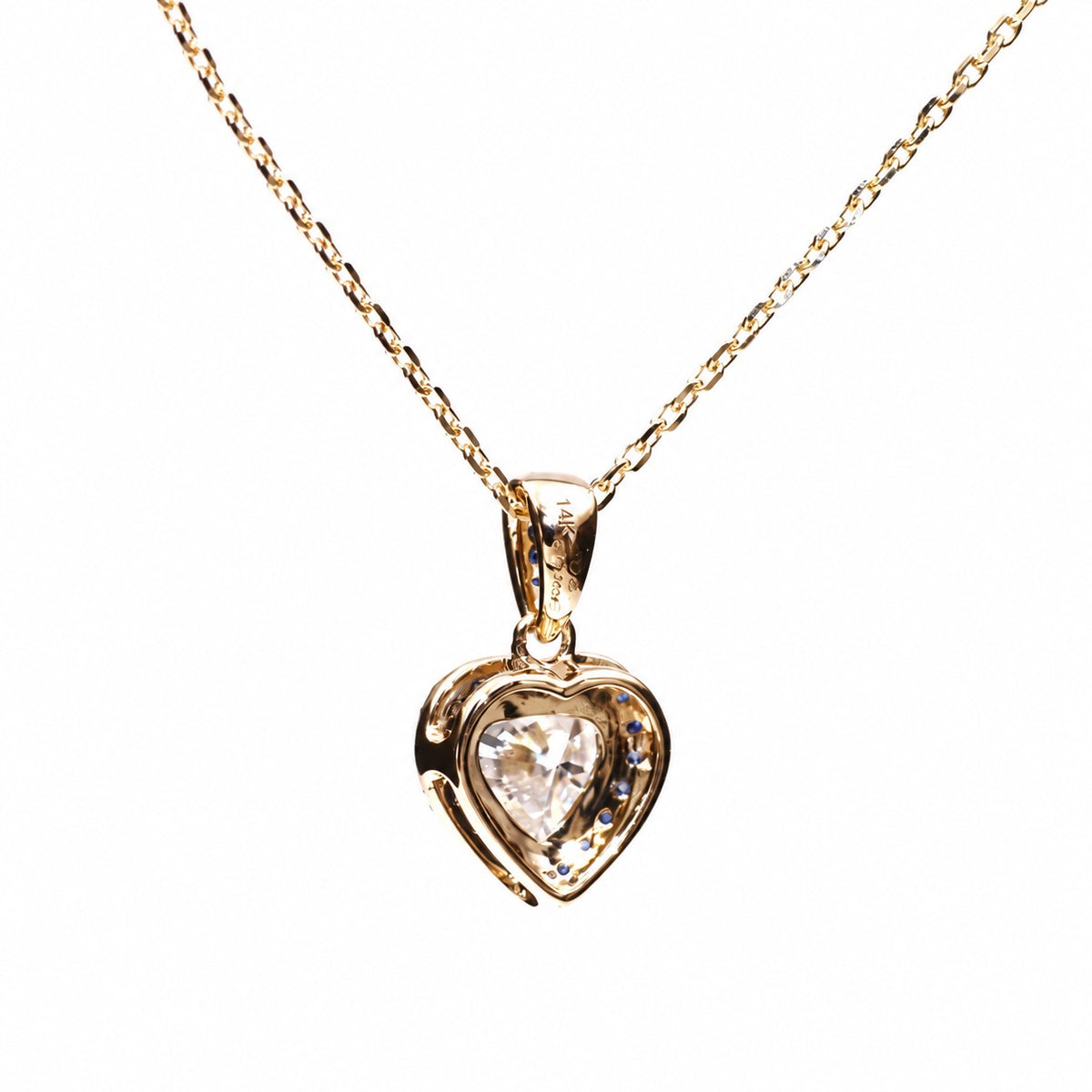 Reverse of the yellow gold heart moissanite pendant